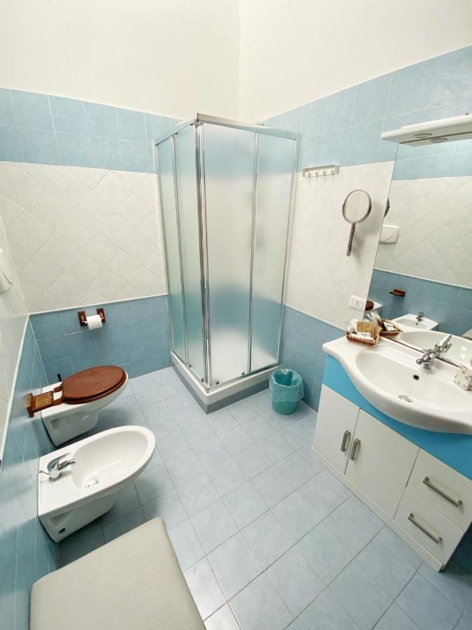 Double or Twin Room Private External Bathroom