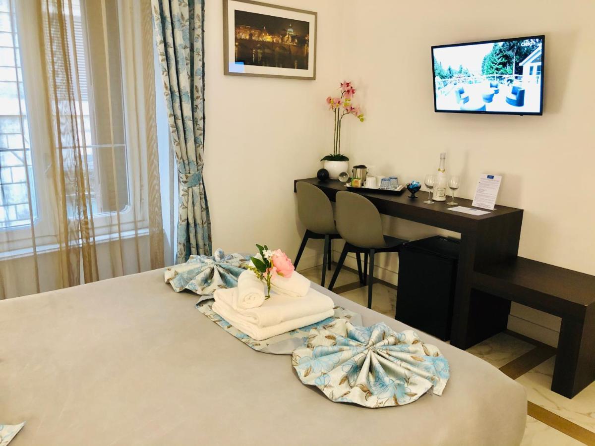 Superior Deluxe Double or Twin Room