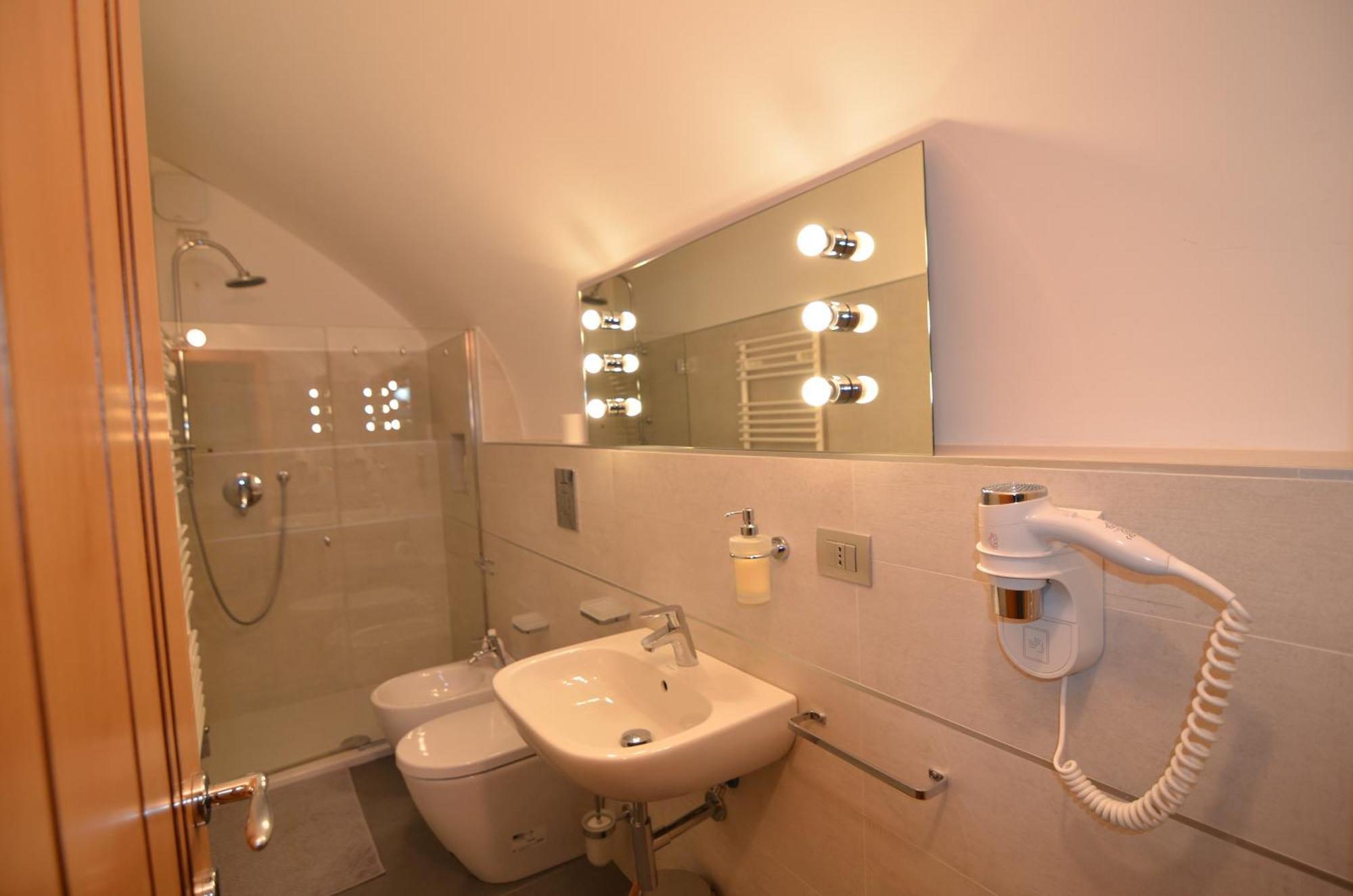 Standard Double or Twin Room Private Bathroom