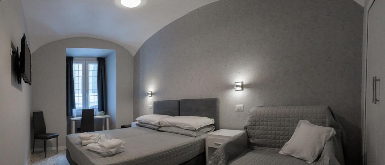 Triple Room Private External Bathroom