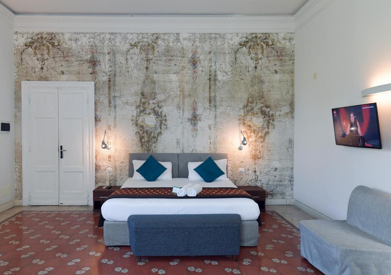 Large Junior Suite