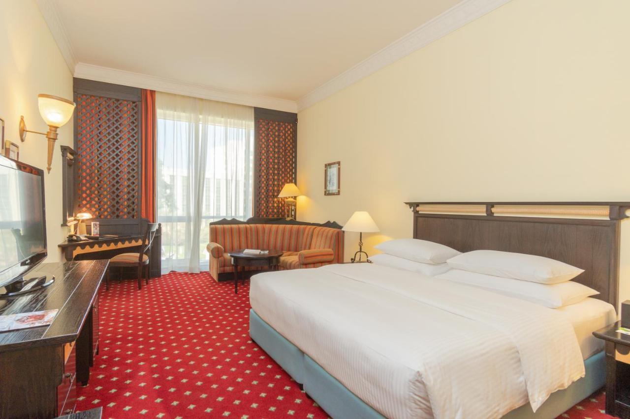 Deluxe King Room complimentary shuttle to DXB Airport Terminal 1 & 3