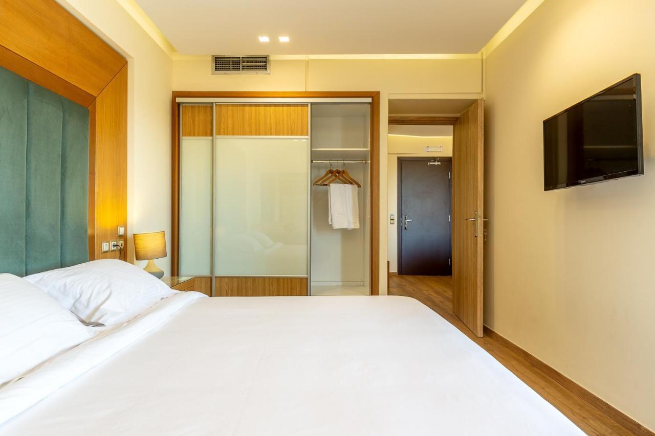 Deluxe Apartment 40 m² Pool View