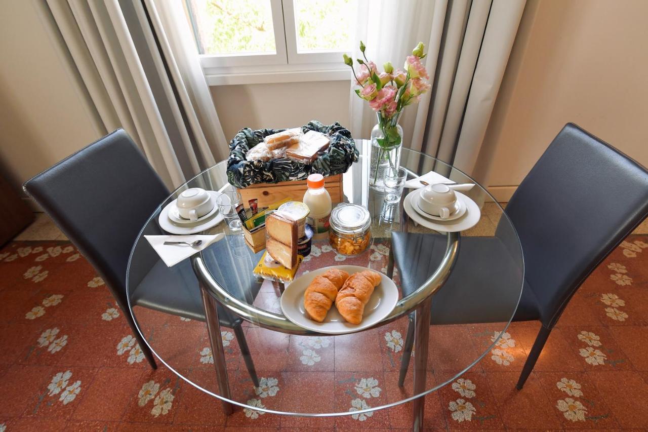 Large Junior Suite