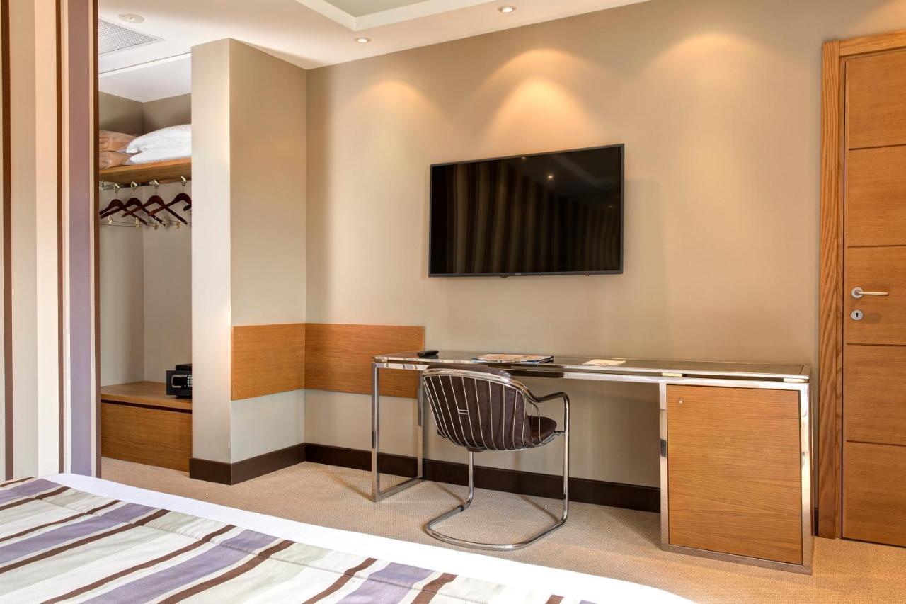 Standard Family Room