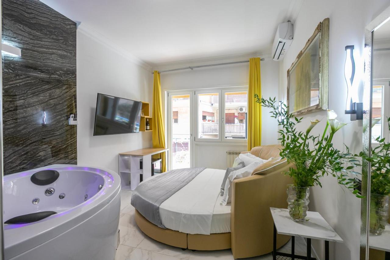Honeymoon Suite