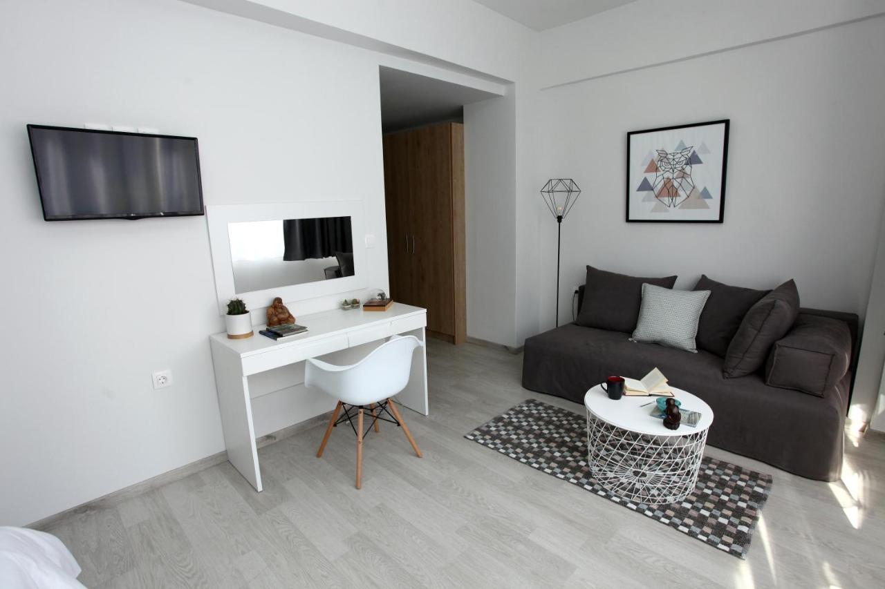 Deluxe Studio
