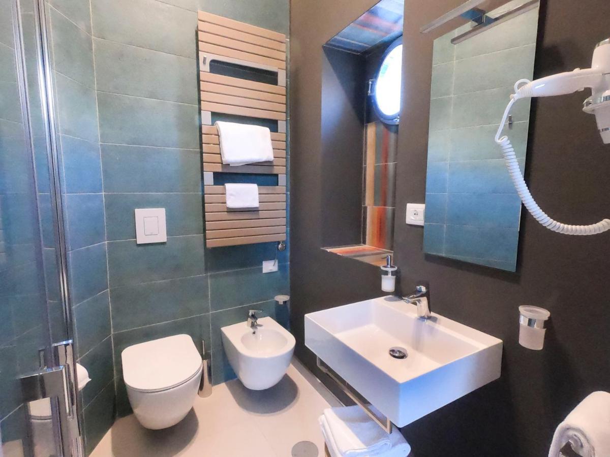 Deluxe King Double Room