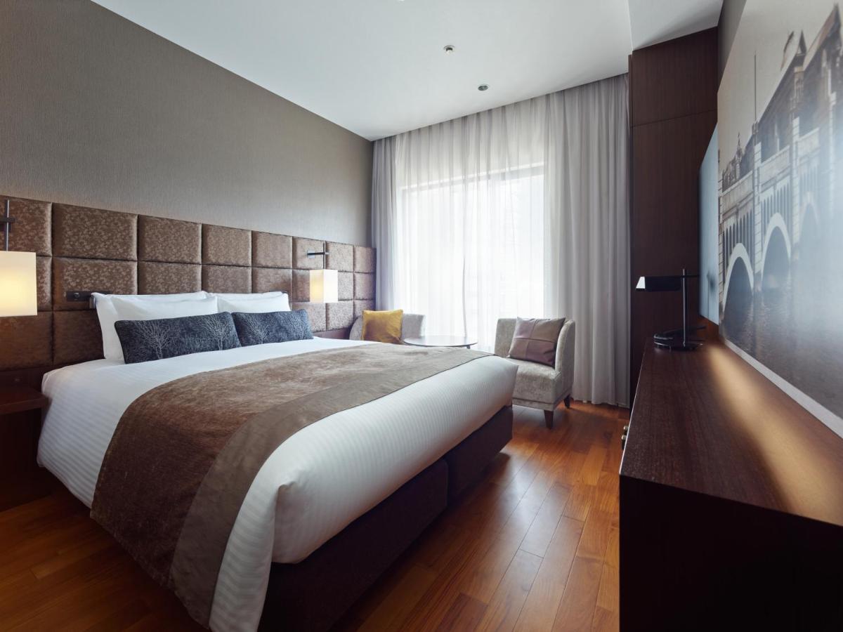 Superior Queen Room - River View with Lounge Access - Non-Smoking,1441692496:JPEG