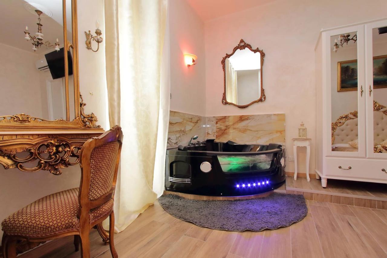 Deluxe Double Room Bath