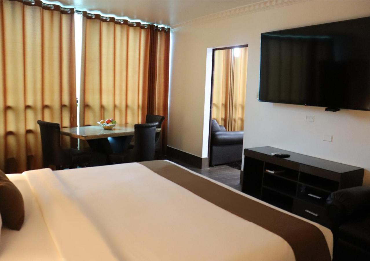 Deluxe Family Suite