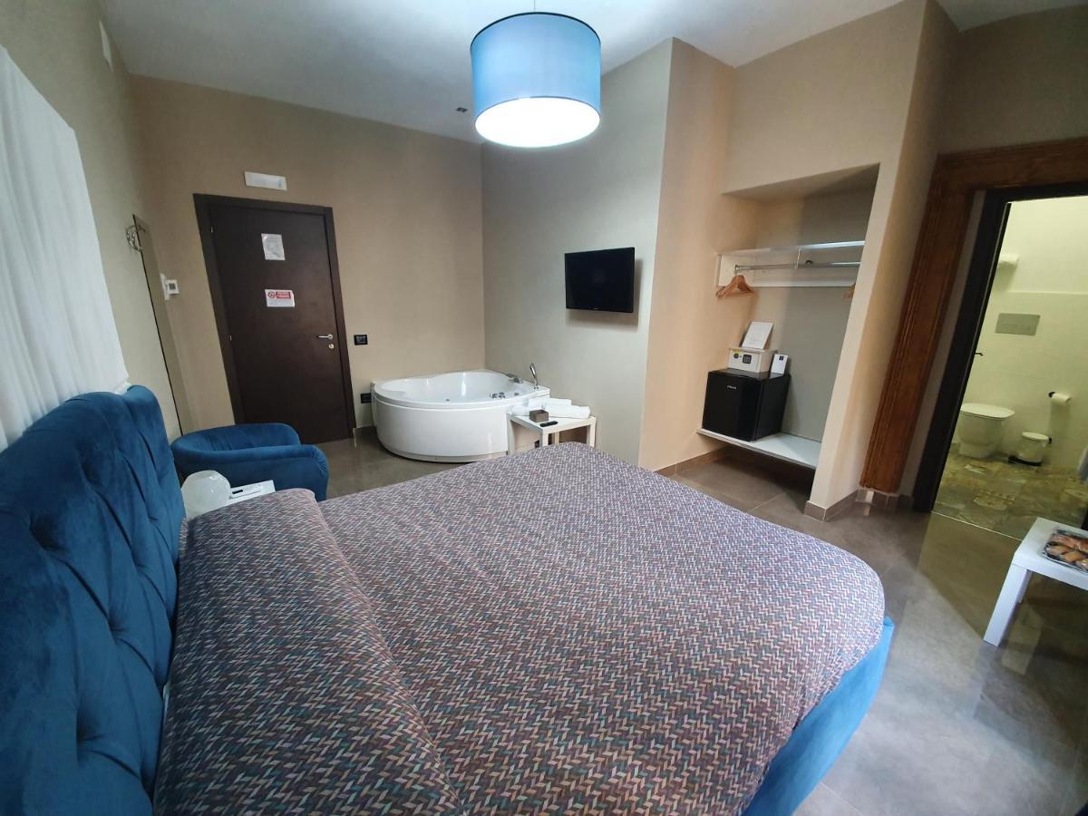 Queen Room Spa Bath