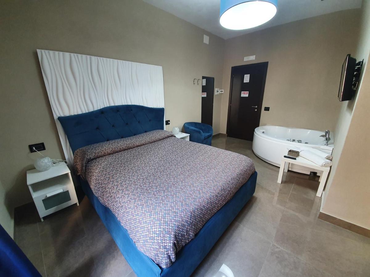 Queen Room Spa Bath