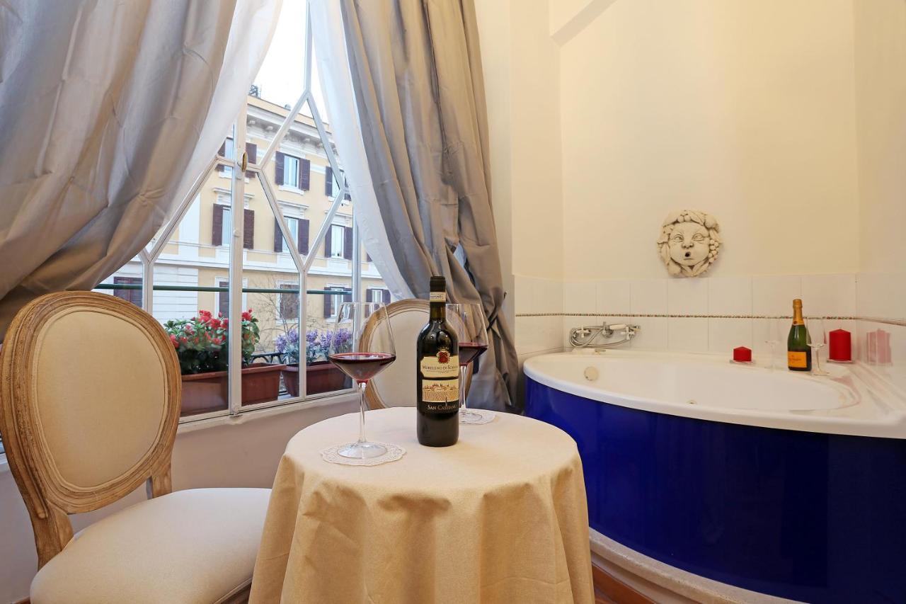 Deluxe Suite Spa Bath