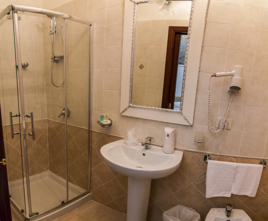 Double Room French Bed