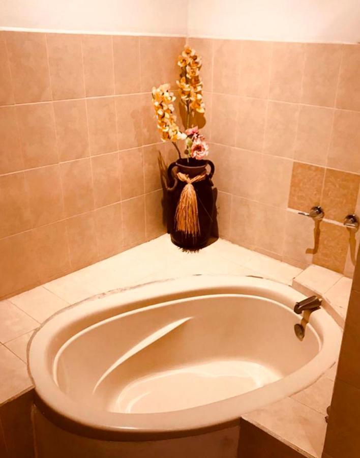 Deluxe Double Room Bath