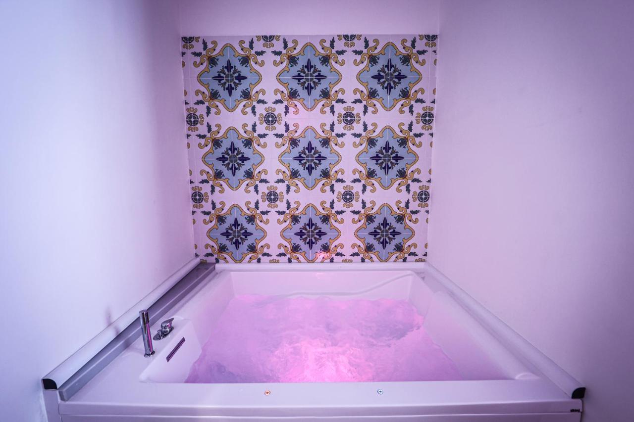 Queen Room Spa Bath