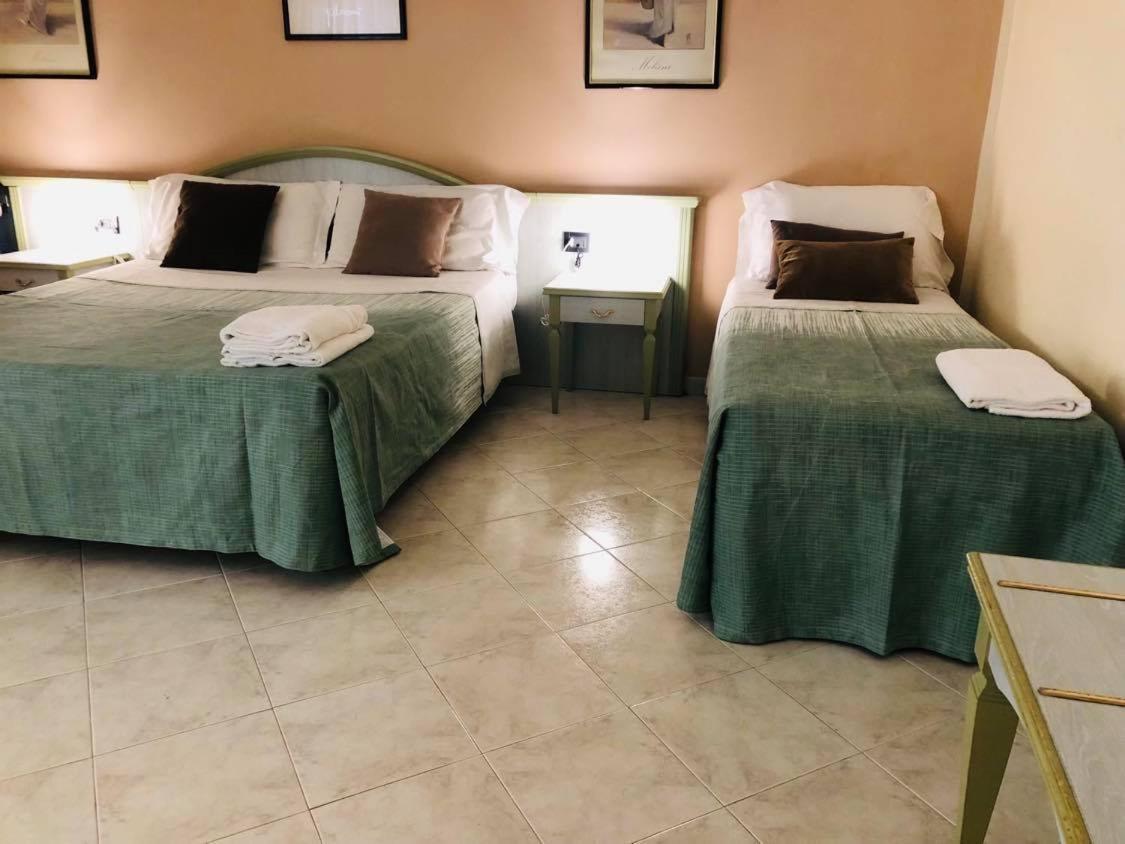 Quadruple Room Private Bathroom