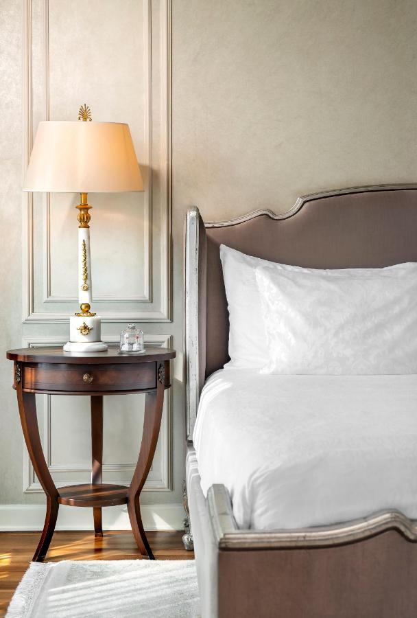 Premium twin room, golden horn view