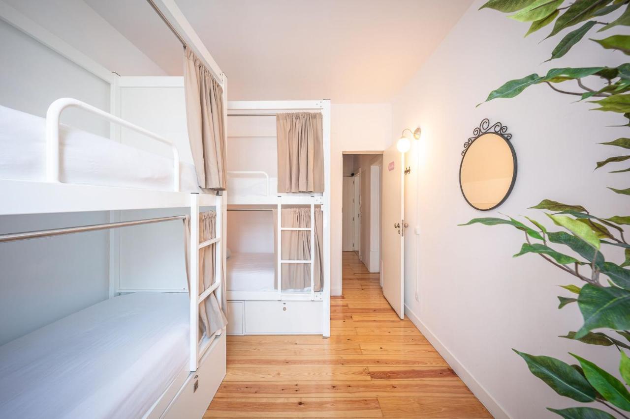 Female Superior 4 Bed-Dorm Ensuite Bathroom