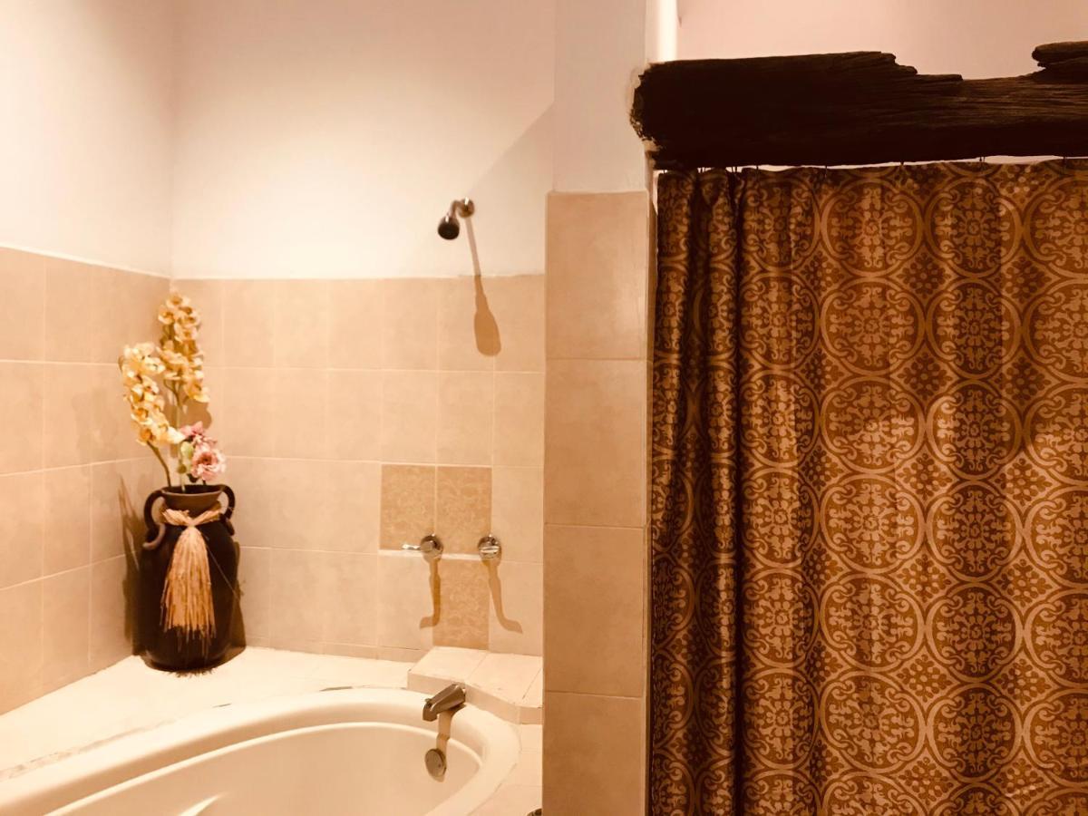 Deluxe Double Room Bath