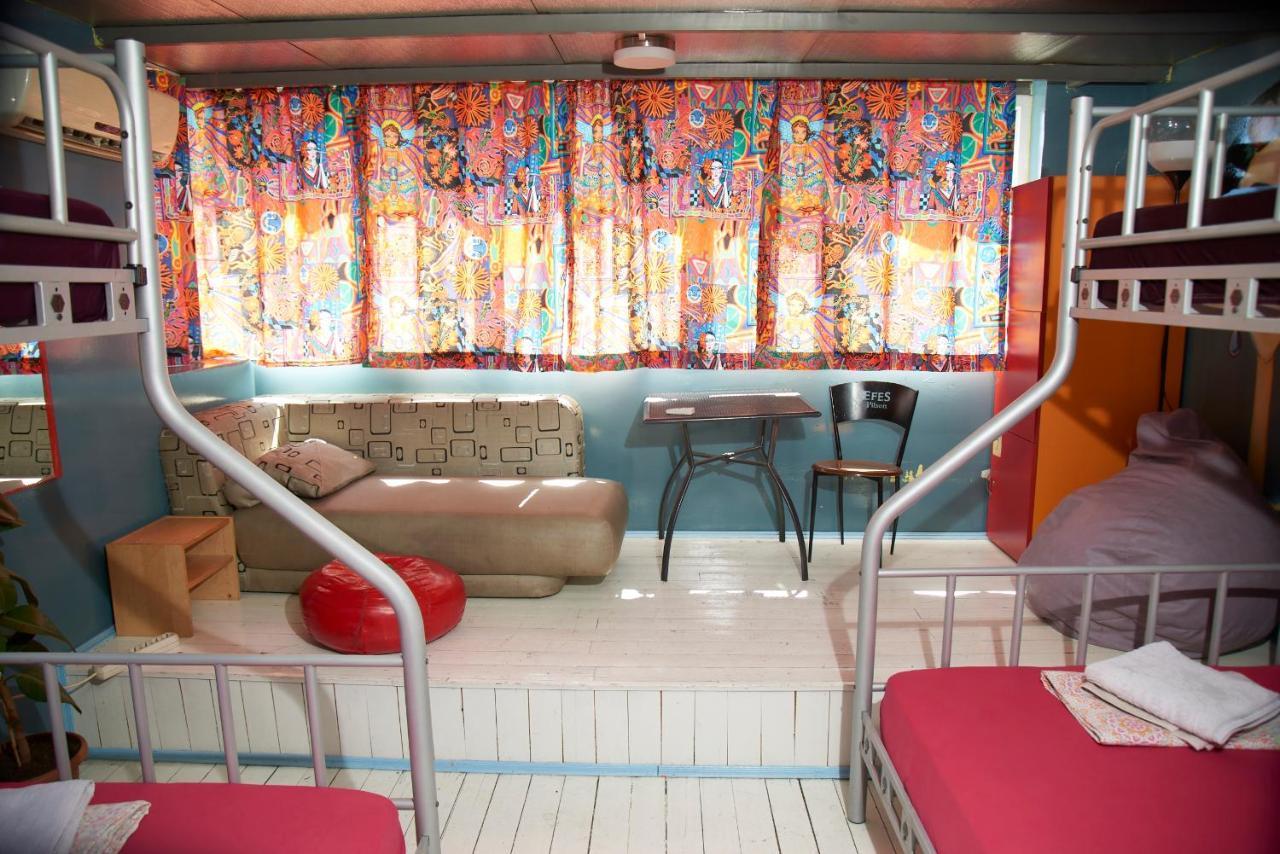Sextuple Room with Shared Bathroom