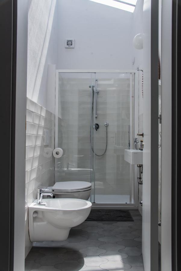 Single Room Private External Bathroom