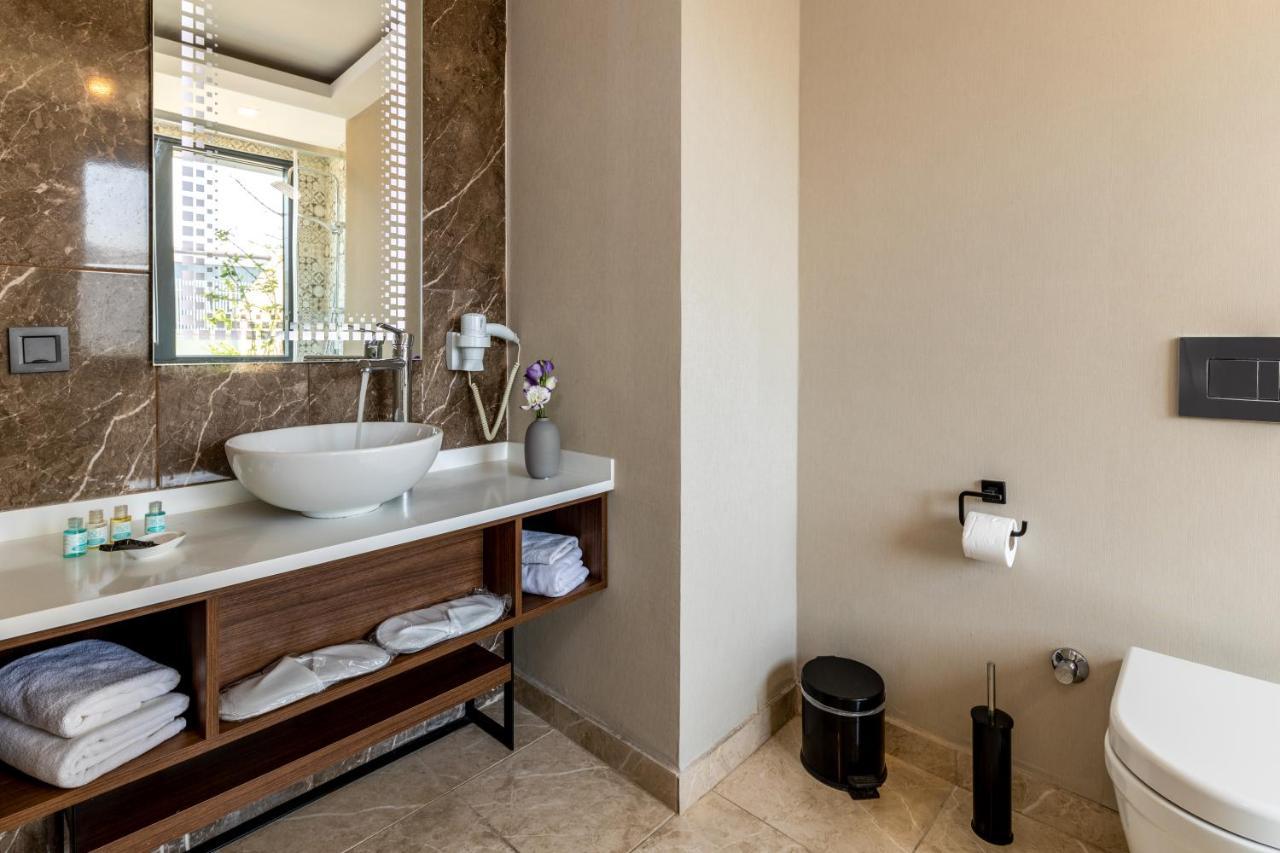 Deluxe Double Room with Balcony and Sea View