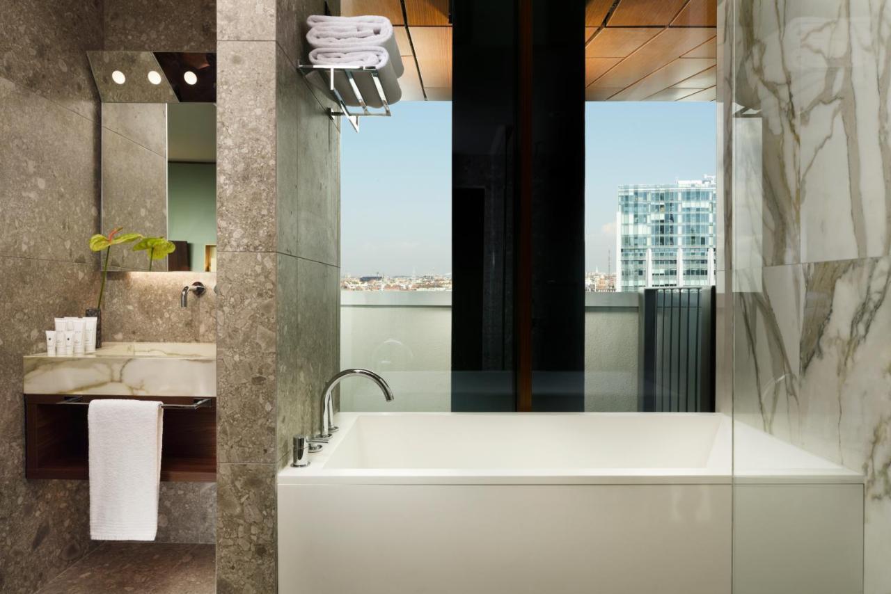 Penthouse Suite V-Floor City View