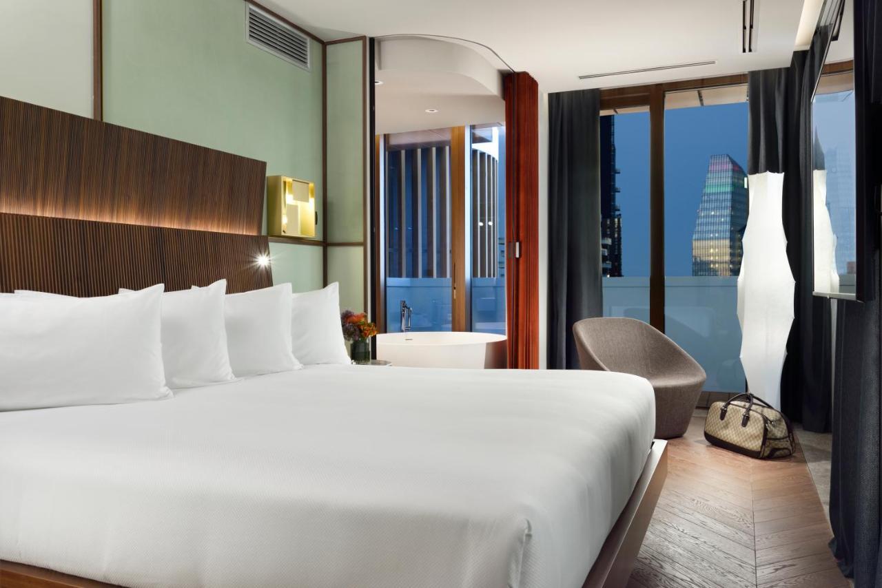 Penthouse Suite V-Floor City View