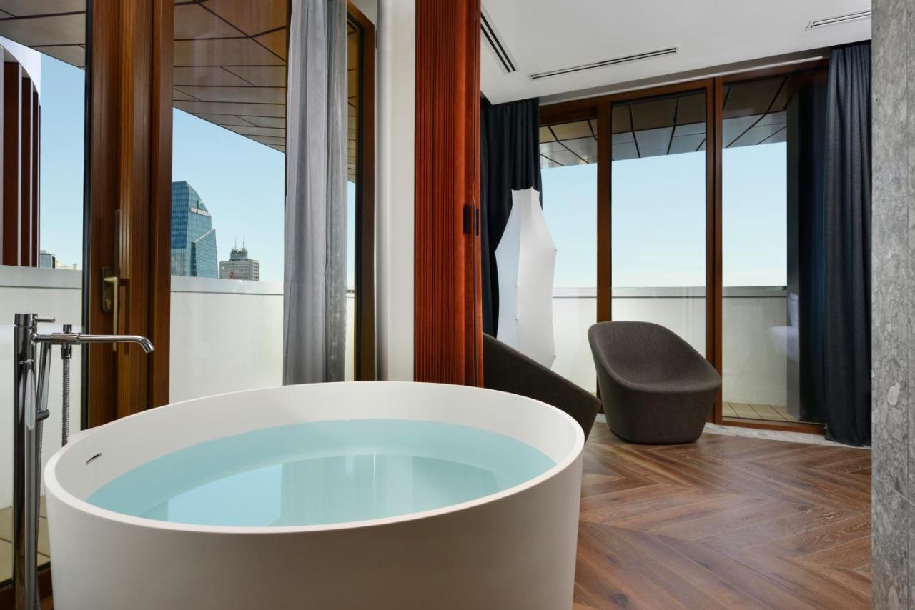 Penthouse Suite V-Floor City View