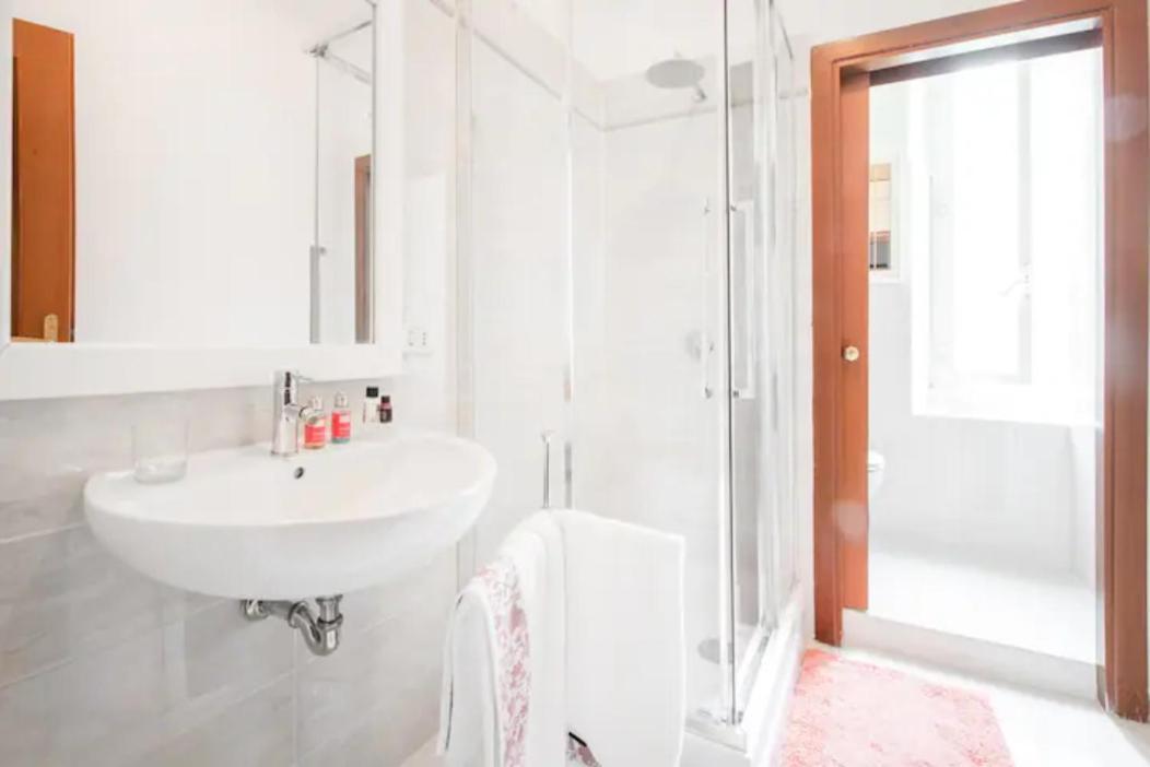 Double Room Private External Bathroom