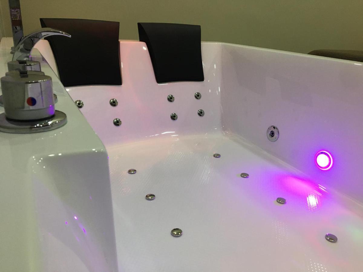 Suite Spa Bath