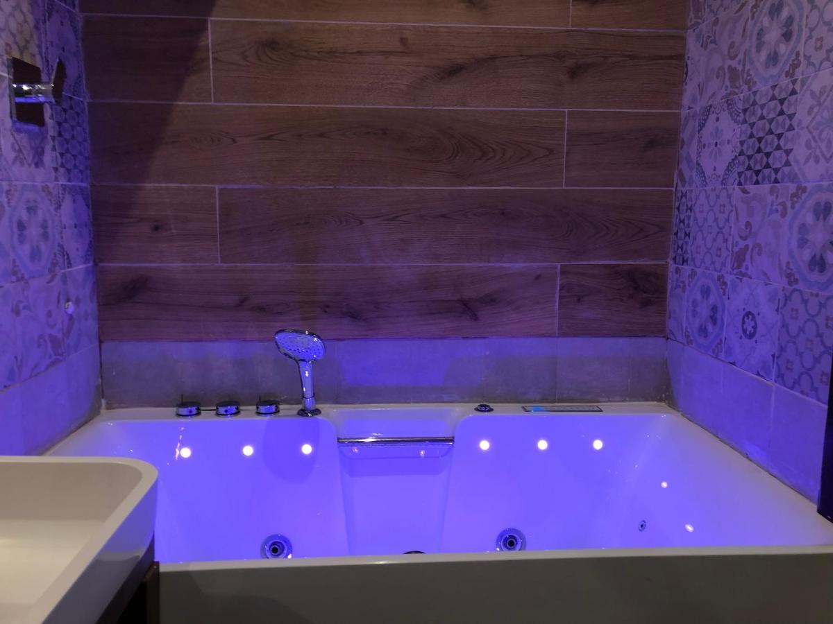 Senior Suite Spa Bath Sauna