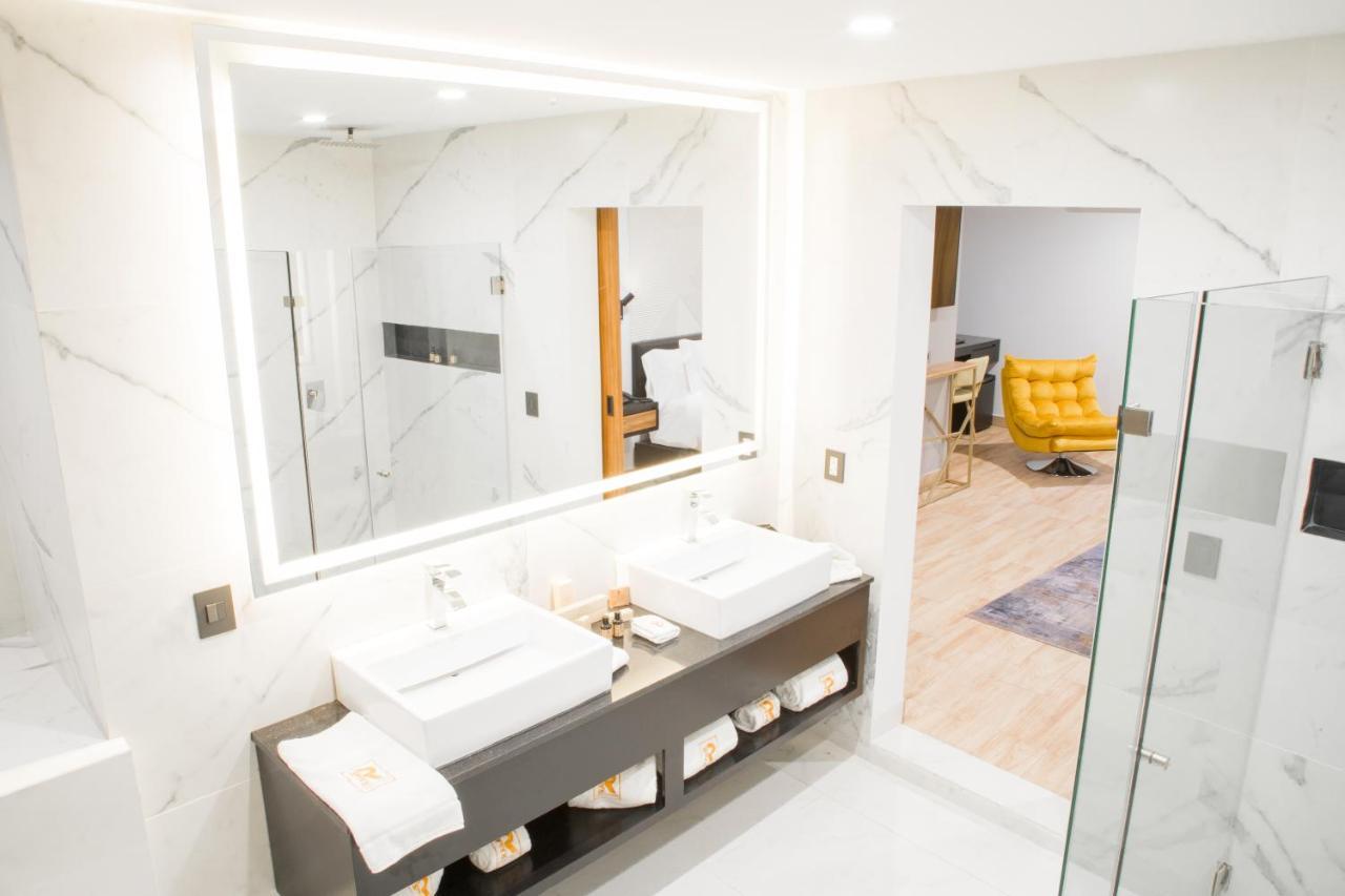 Suite Private Pool