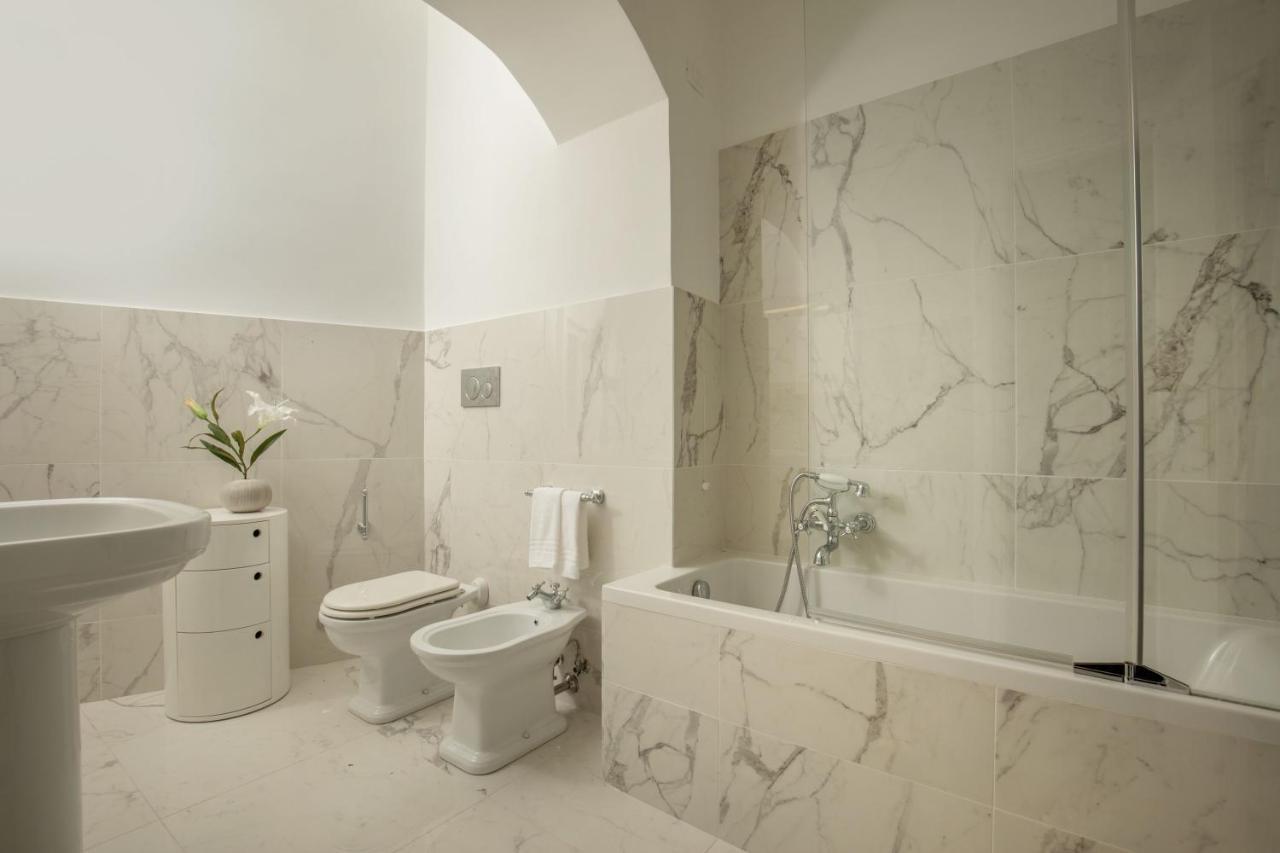 Deluxe Double Room Bath