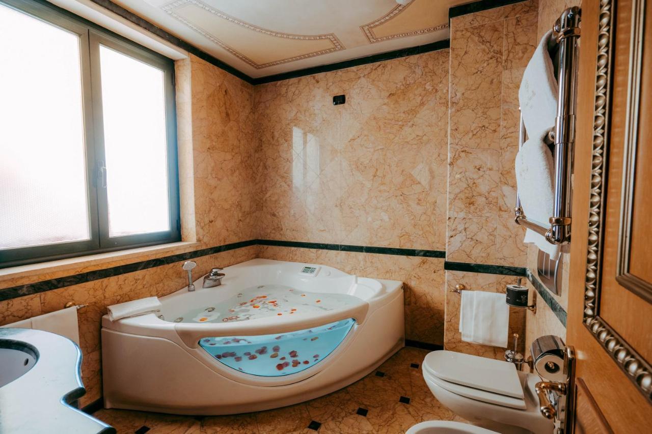 One-Bedroom Suite City View