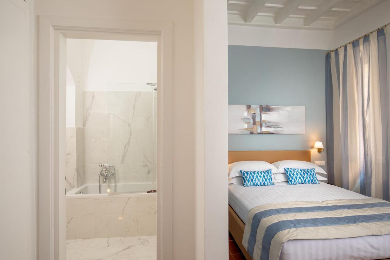 Deluxe Double Room Bath