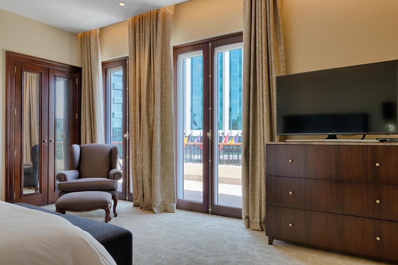 Country Club Suite Golf View