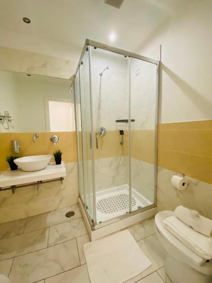 Family Room Private Bathroom