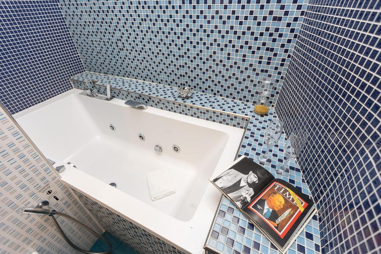 Triple Room Bath