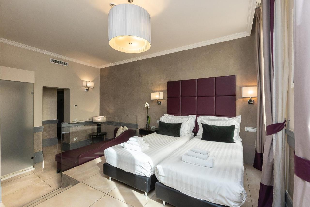 Triple Room Bath
