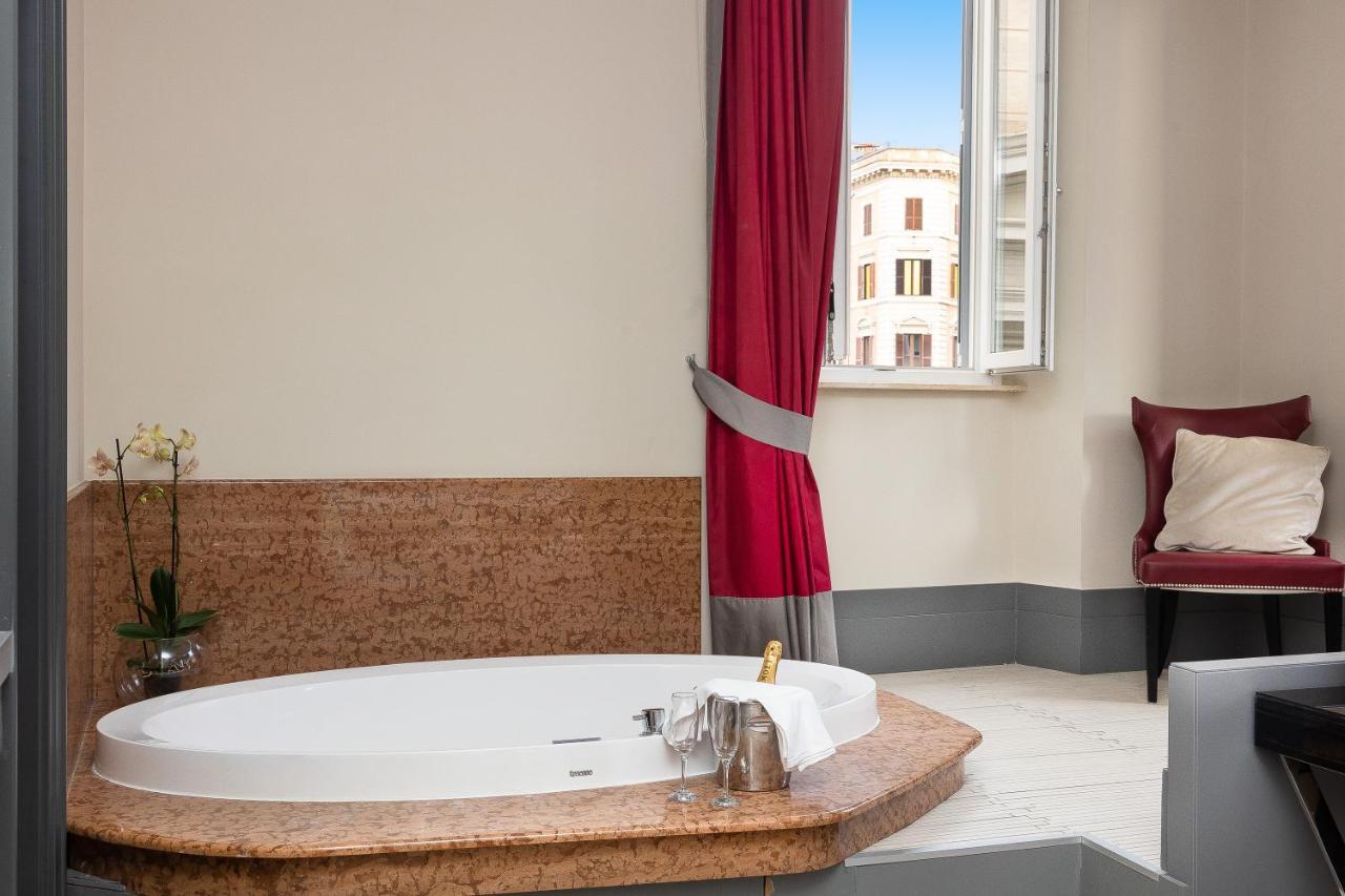Deluxe Double Room Bath