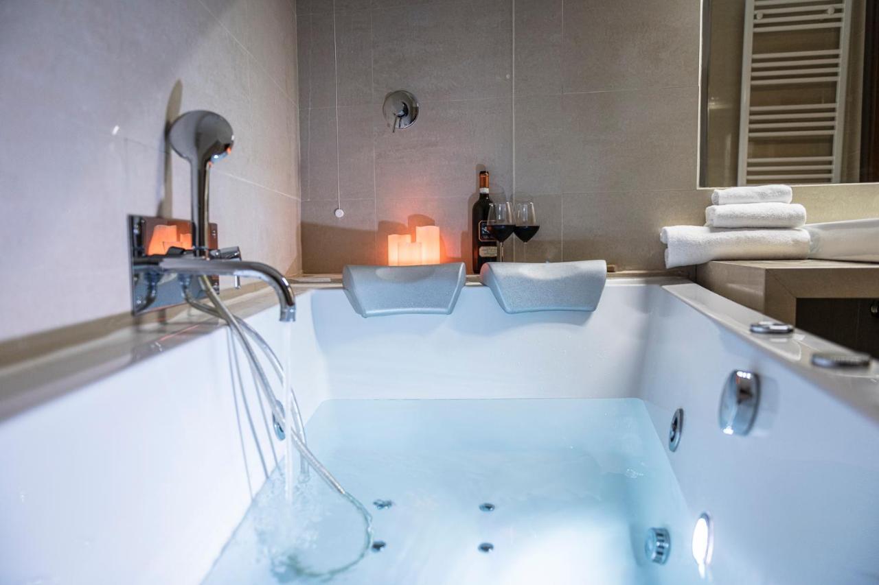 Superior Suite Spa Bath Sauna
