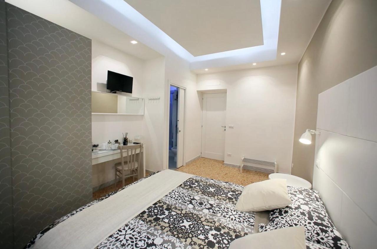 Double or Twin Room Private Bathroom