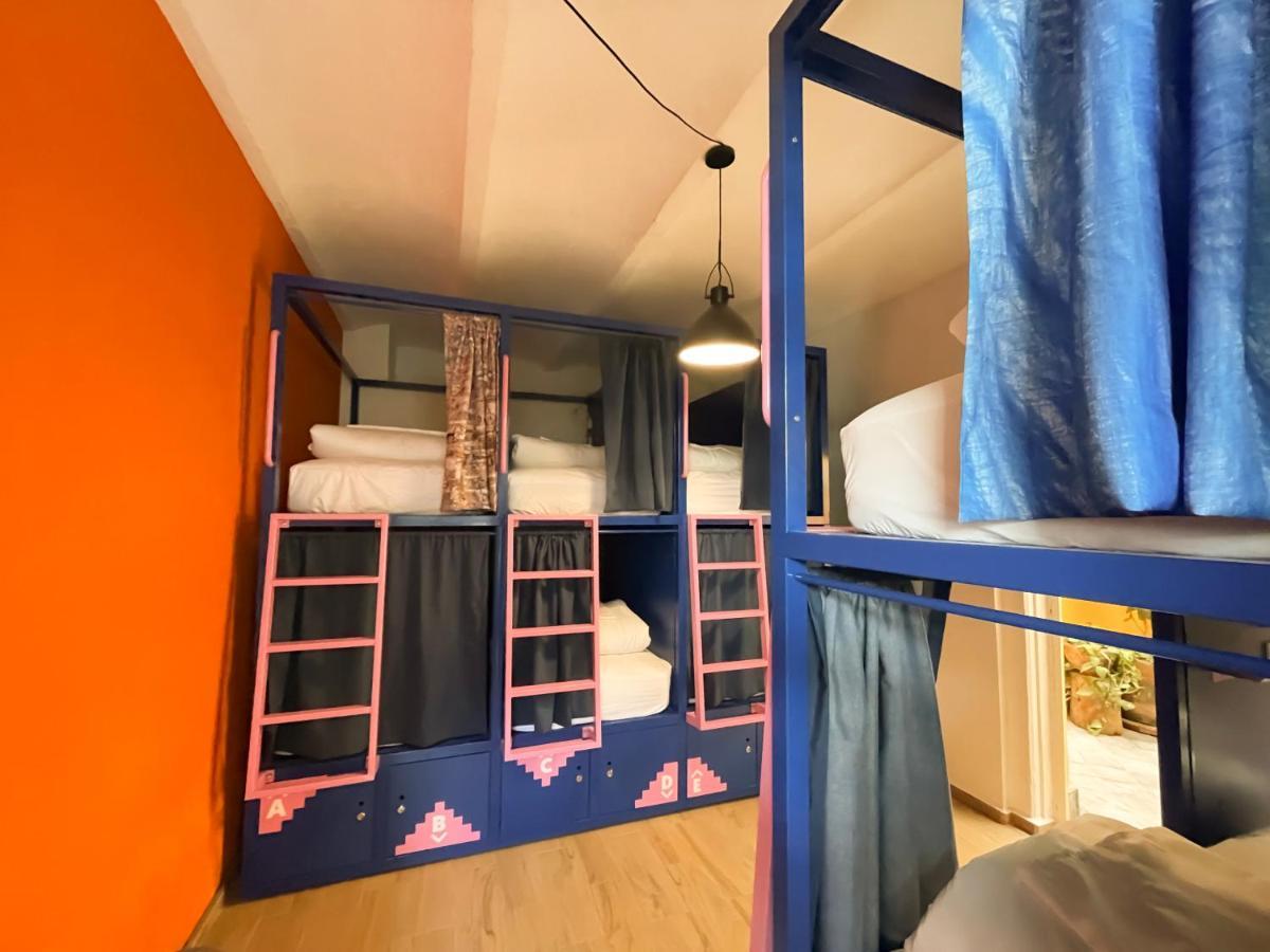 Bed in 8-Bed Mixed Dormitory Room
