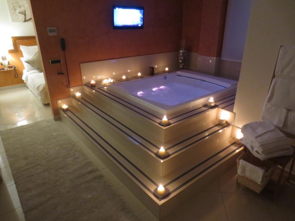 King Suite Whirlpool