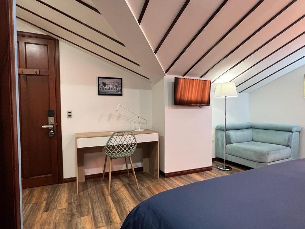 Superior King Room