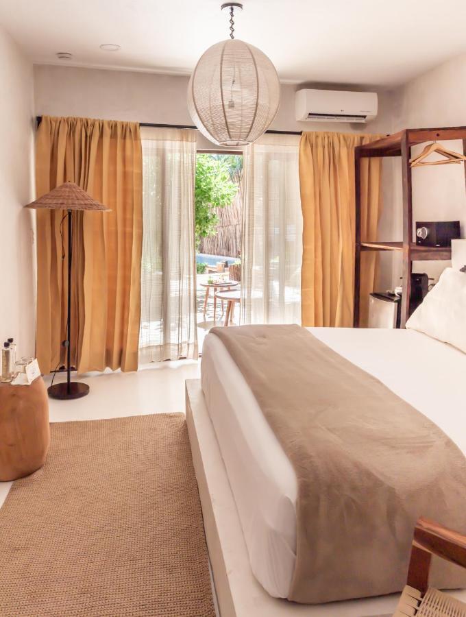 Deluxe Partial Sea View