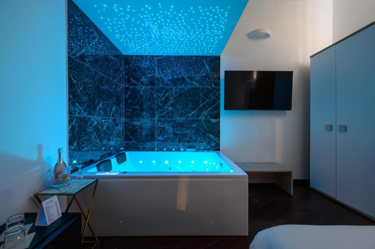 Deluxe Double or Twin Room Spa Bath